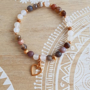 Protection bracelet for pregnancy and birth with white agate and Botswana agate - heart