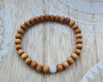 Diffuser Mala Bracelet Sandalwood Beads Sandalwood Buddhist Yoga Meditation Beaded Bracelet 6 mm with Rainbow Moonstone