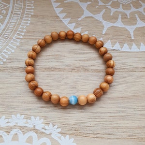 ॐ Armband Olivenholzperlen, Holzperlen aus echtem Olivenholz aus Italien mit einer Larimar Perle bild 2