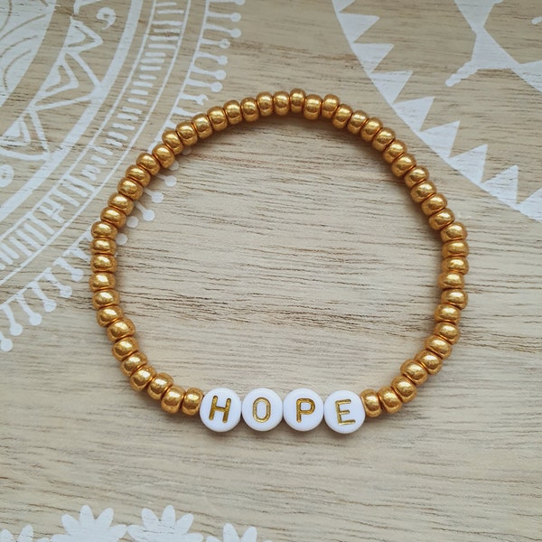 HOPE Namensarmband  Armband mit goldenen Miyuki Rocailles und Buchstabenperlen