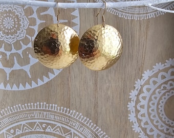 Boucles d'oreilles en laiton avec disques martelés Boho Ethnique doré