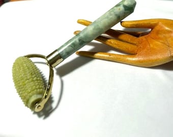 Chinese Medicine Professional Practitioners Ying Yu Jade Acupressure "Needles" Roller