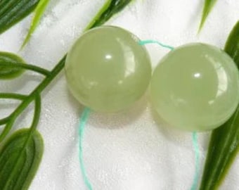 Jade Ben Wa Kegel Balls Chinese Medicine Women's Wellness Kegel Balls Drilled with Hole