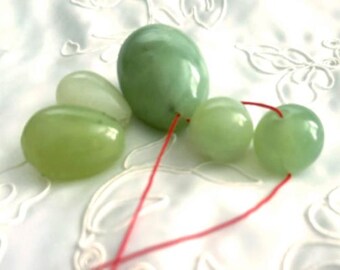Chinese Medicine Jade Yin Yang " Yoni" Eggs Set and Pair Ben Wa Balls with Hole