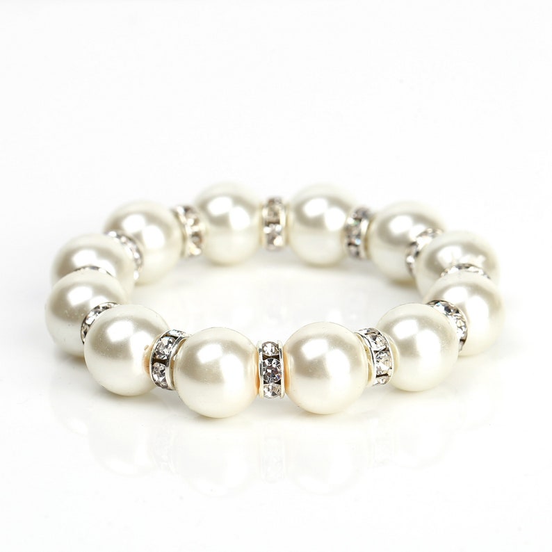 United Elegance Timeless Faux Pearl /& Crystal Jewelry Set With Necklace Drop Earrings and Bracelet