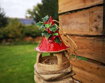 Vogelhaus Rotkäppchen, Keramikvogelhaus zum stecken, stellen oder hängen, Weihnachtsgeschenk, Einweihungsgeschenk, Keramik handgemacht