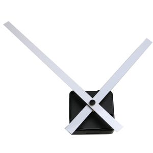 Puede incluir: Un mecanismo de reloj con una base cuadrada negra y manecillas blancas. Las manecillas de las horas y los minutos son largas y rectangulares, cruzándose. Las manecillas son blancas y la base es negra.