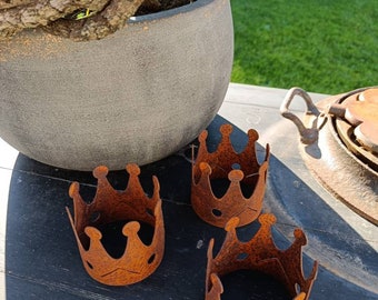3 small crowns made of patina, garden decoration, crown, shabby, rusty, rust, crowns, gift, Little Things KA, decoration