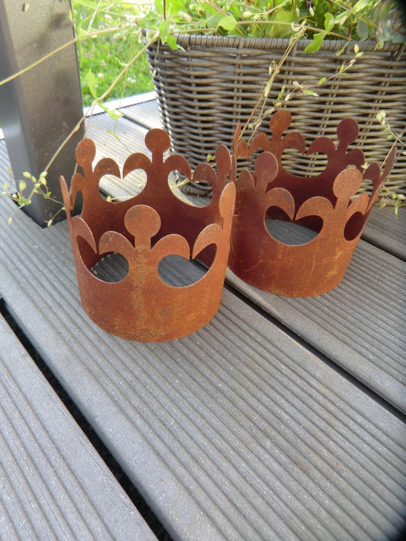 rusty, beautiful crowns for your garden, medium size, crowns made of patina, 11 cm, garden decoration, patio decoration in rust image 4