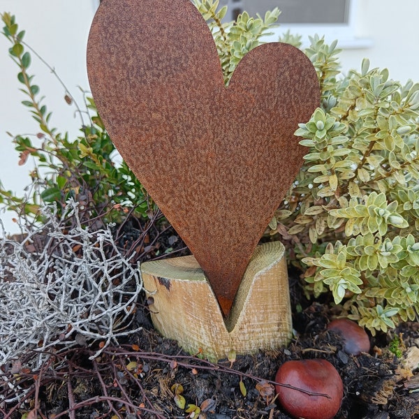 Petit coeur en patine sur bois, coeur rouillé, cadeau de mariage, pour l'amour, décoration de jardin, coeur rouille