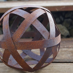 Rust ball, ball made of rust, 20 cm diameter, garden decoration for your home, ribbon ball in rust, rust works