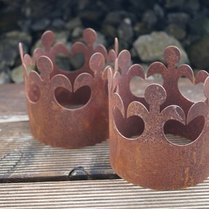 rusty, beautiful crowns for your garden, medium size, crowns made of patina, 11 cm, garden decoration, patio decoration in rust image 2