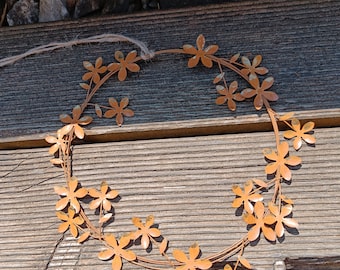 Metal flower wreath in rust look, spring decoration, Easter, garden decoration, rust decoration, flowers in spring, wreath