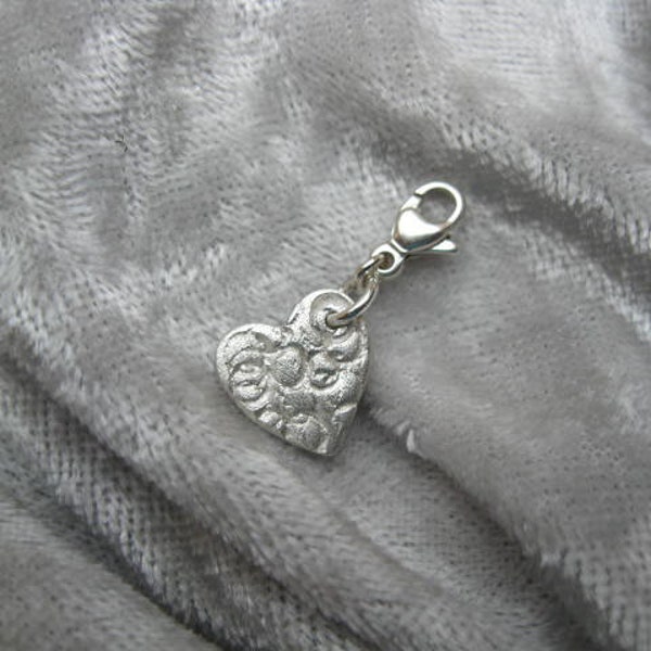 Heart pendant charm made of 999 silver with pattern