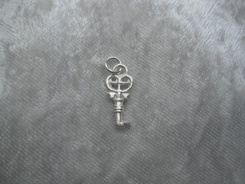 filigree silver ring key made of 999 silver, heart, heart key image 2