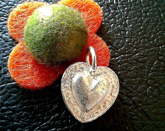 Heart made of 999 silver with beautiful pattern