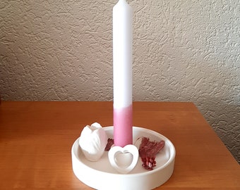 White candle plate with heart and tulip made of ceramic casting compound