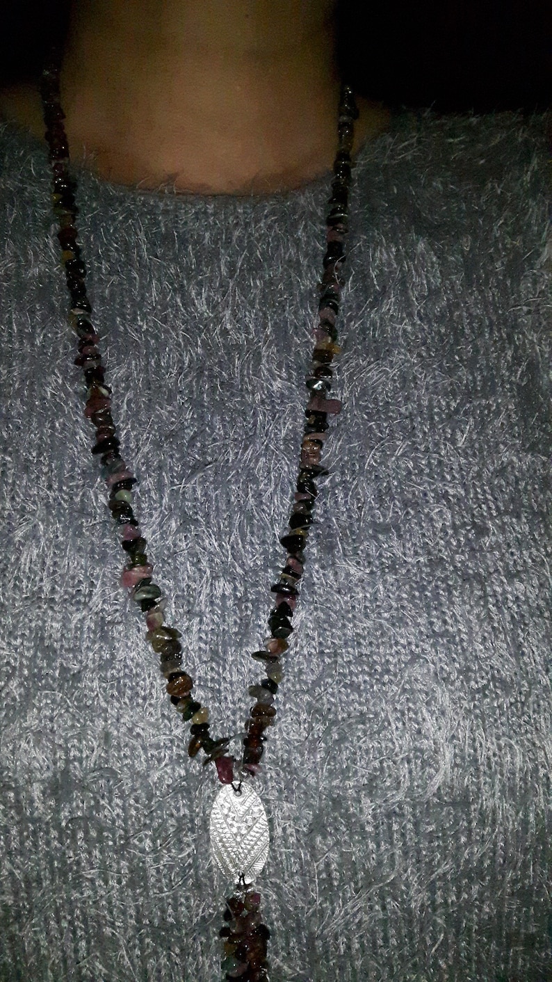 Gemstone necklace with tourmaline splinters and noble intermediate element made of 999 silver patterned on both sides