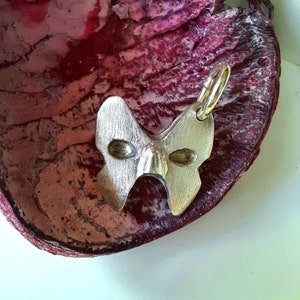 Pendant mask made of 999 silver