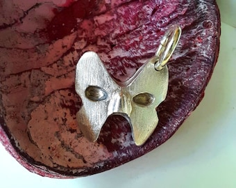 Pendant mask made of 999 silver