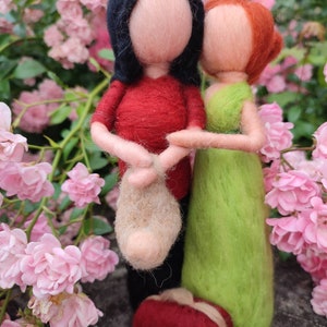 Felt weighing cloth, midwife gift, pregnant woman with midwife figure midwife cloth midwife bag