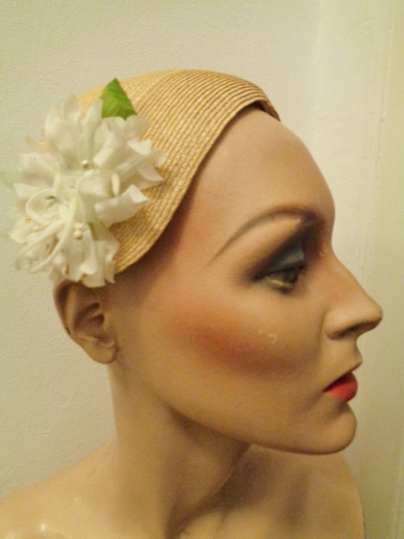 romantic hat headpiece 40s 50s straw blossom