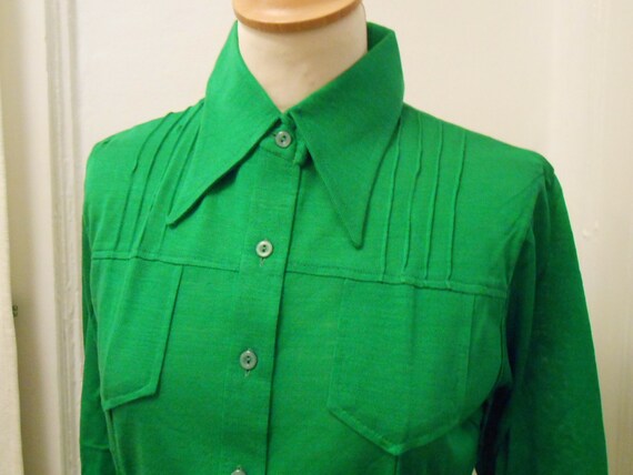 Wow!! Great Green ladies Blouse 70s
