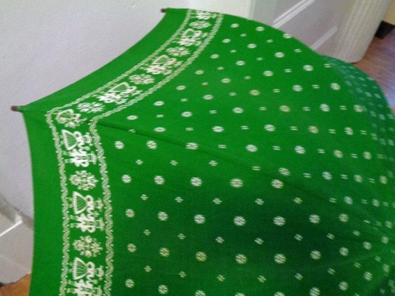 grass-green 70's umbrella