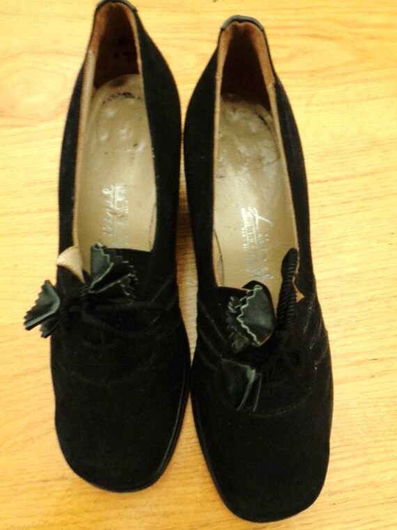 great black 40s women's lace-up shoes
