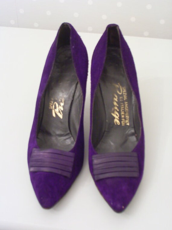 lilac suede pumps