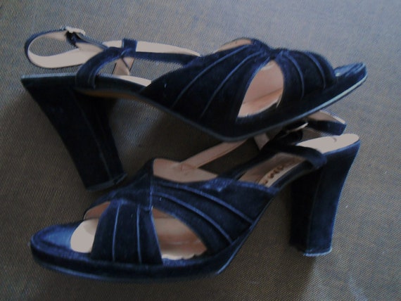 Hohe schicke Sling Pumps 40er 70er schwarz | Etsy 60er 70er VINTAGE Schuhe Sling Pumps schwarz | Etsy