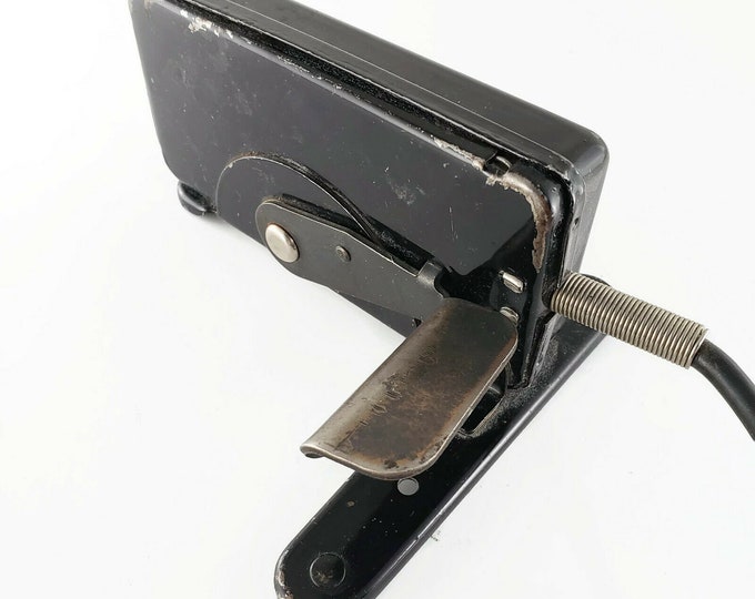 White Sewing Machine 77MG PART Foot / Knee Control Pedal Sewing Machine