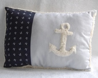 Kuschelkissen mit blau gestreift Maritim