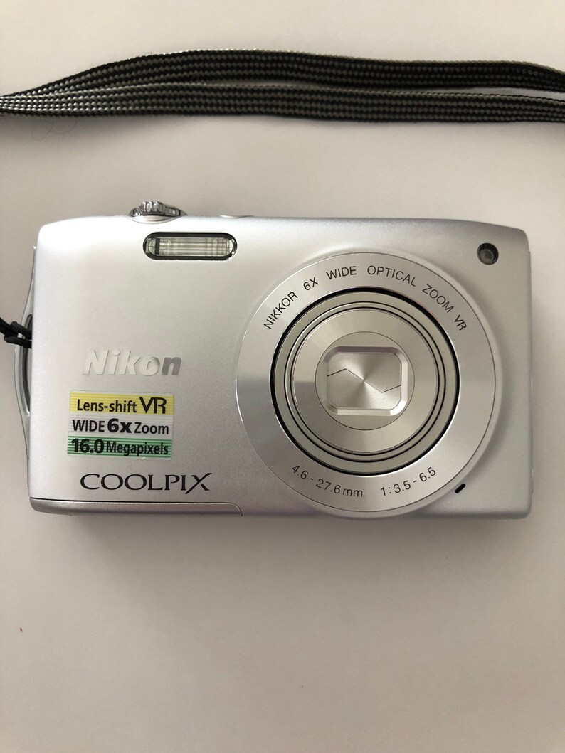 Nikon Coolpix S3300 Silver Digital Camera with Black Patent Leather Case