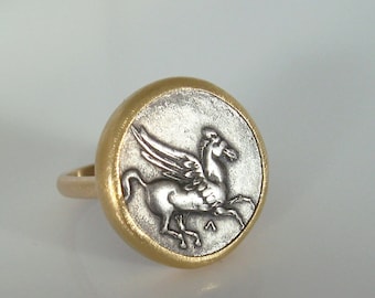 Grote muntring, Pegasos, gemaakt van 750 en 900 goud, gegarandeerd echte antieke zilveren munt, Pegasus, breedte 60, uniek stuk, Christiane Wendt