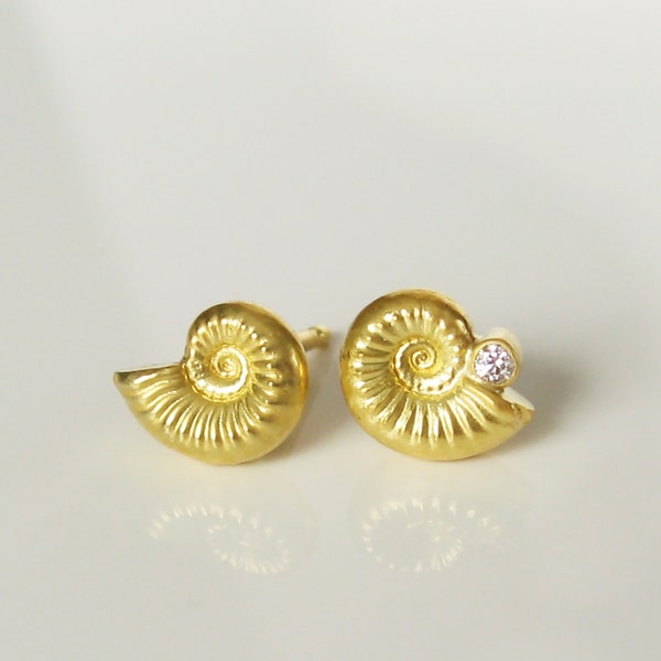 Ammonite earrings, 750 gold with diamond, recycled gold, golden snail earrings, fossil earrings, Christiane Wendt