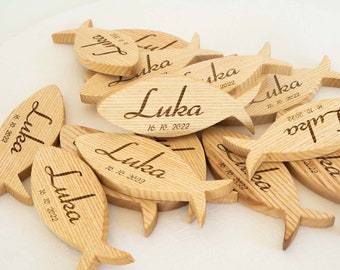 Geschenk für deine Gäste zur Taufe | Gastgeschenk personalisiert mit Magnet| personalisierter Christenfisch aus Holz | Einladung zur Taufe