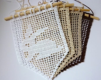 Fensterbild 16x23cm Fensterschmuck Hase Ostern gehäkelt crochet Baumwolle cotton weiß beige ecru braun