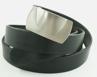 25 mm wide supple leather belt with a hump // a women's or children's belt // feasible from XS to L // nickel-plated buckle