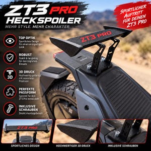 Può includere: Uno spoiler posteriore nero ZT3 PRO per monopattino elettrico, con finitura testurizzata, due staffe di montaggio e viti argentate. Lo spoiler presenta la scritta rossa ZT3 PRO ed è progettato per essere fissato al parafango posteriore.