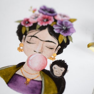 Frida Kahlo Portrait mit Flowercrown, Äffchen und Kaugummi Bild 2