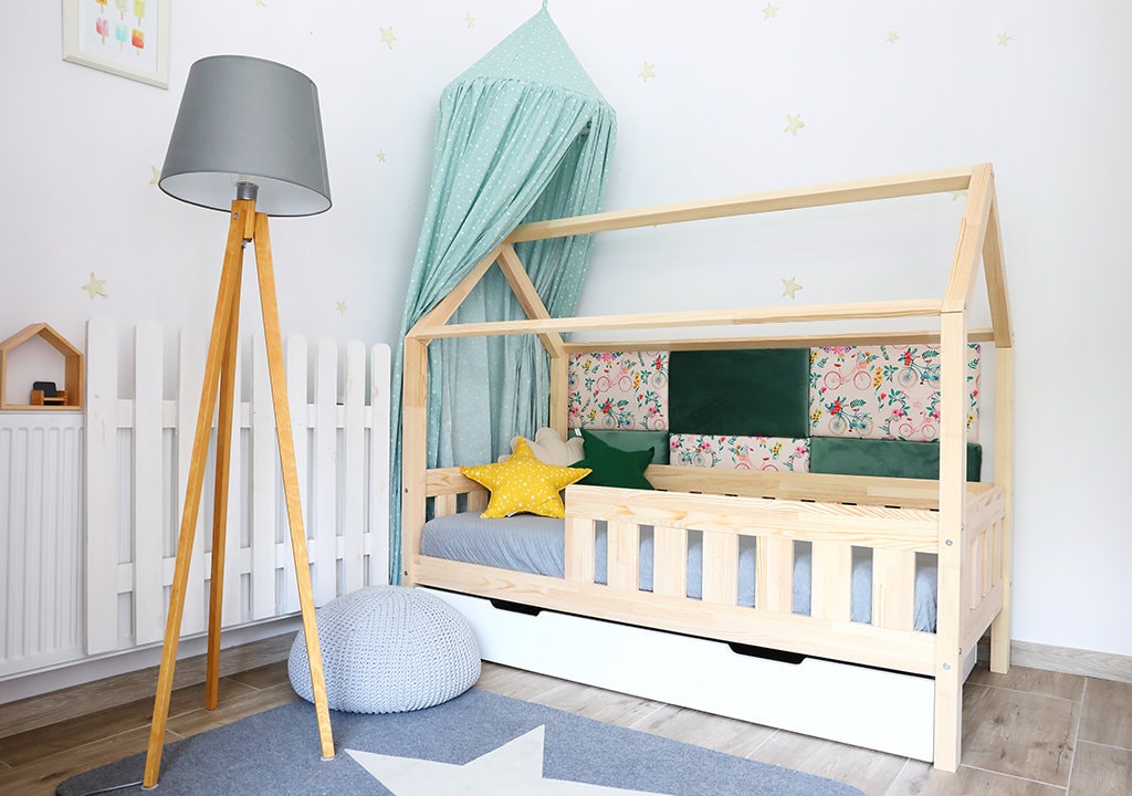 Cama Infantil Tipo Montessori, Casita Madera Natural con Barrera  Barandilla, para niño y niña, 90 x 190 cm : : Hogar y cocina