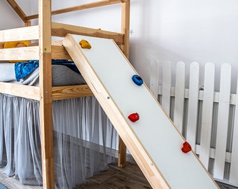 Mur d'escalade, escalade pour enfants, rochers pour escalader, équipement de jeu, lit avec mur d'escalade, escalade, escalade sur le lit