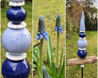 Gartenstele Gartenkeramik blau hellblau Gartendekoration Beetstecker Keramikstele