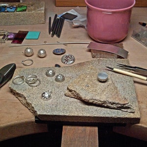 Pendentif de collier de tourmaline noire en argent sterling avec chaîne d'orfèvrerie de fleurs et de fleurs faites à la main perles de 6 mm image 9
