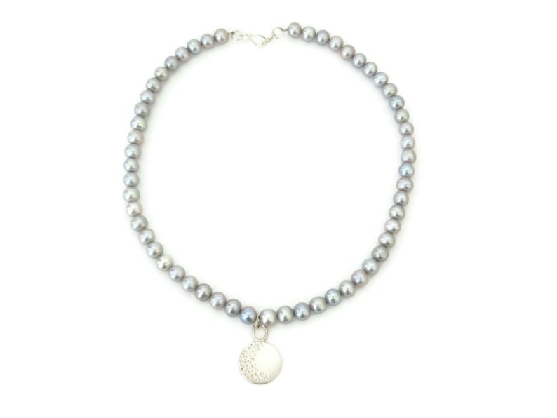 Natural pearl necklace with pendant made of sterling silver. Necklace made of elegant gray pearls with a silver chain pendant, handmade image 3