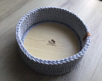 Crocheted basket/utensilo