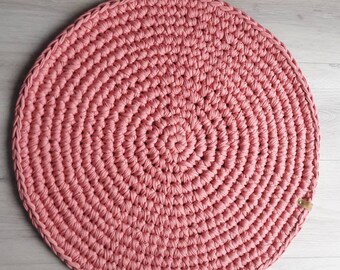 Crocheted bathroom mat/rug