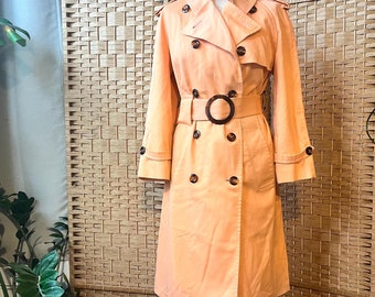 1960s salmon trench coat petite S M // true vintage perfect mid length quirky mod mac overcoat by Misty Harbour size S M 10 12 Short
