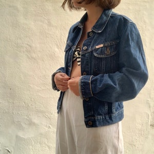 Vintage GUESS designer blue denim jacket, size XS S 8 10 12